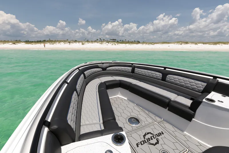 Slide: The Image of 2022 39 Fountain CC Miss Conduct Bow Seating - 3