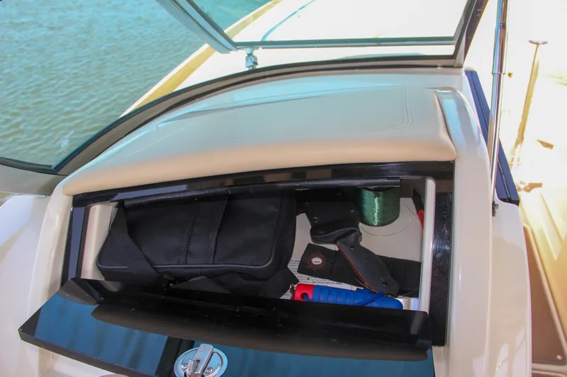 Slide: The Image of Chris-Craft Calypso 30 2017 - 59