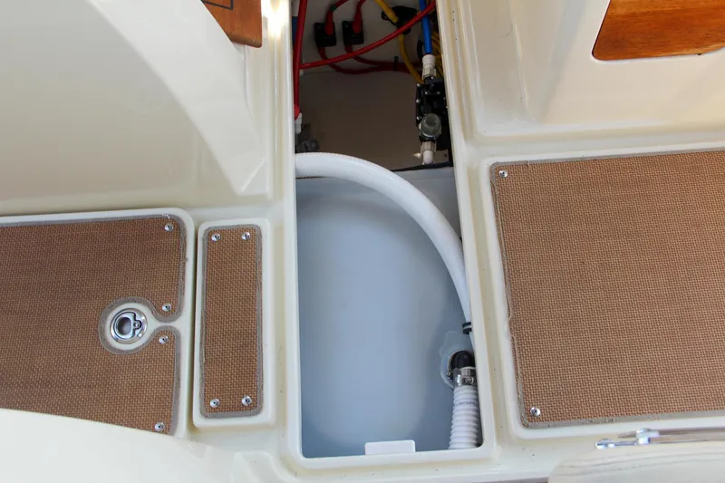 Slide: The Image of Chris-Craft Calypso 30 2017 - 65