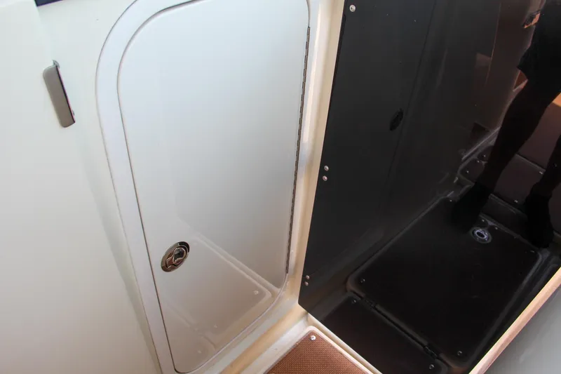 Slide: The Image of Chris-Craft Calypso 30 2017 - 68