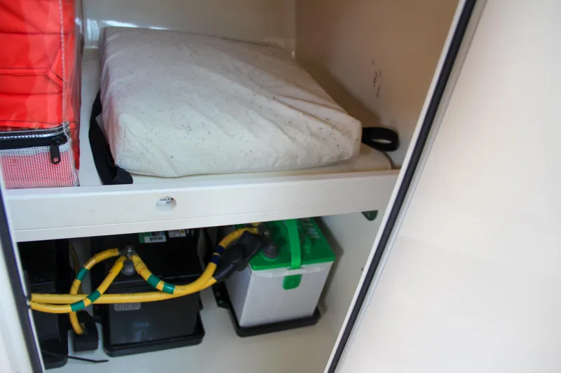 Slide: The Image of Chris-Craft Calypso 30 2017 - 69