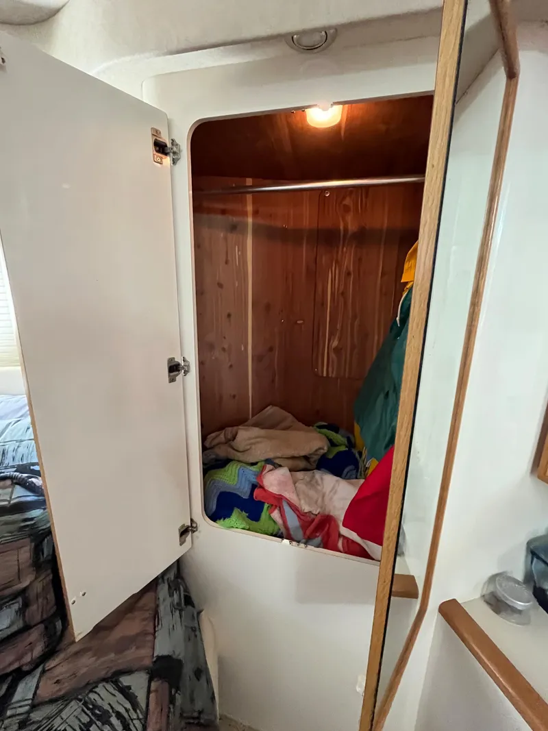 Slide: The Image of Sea Ray 420 Aft Cabin 1997 - 51