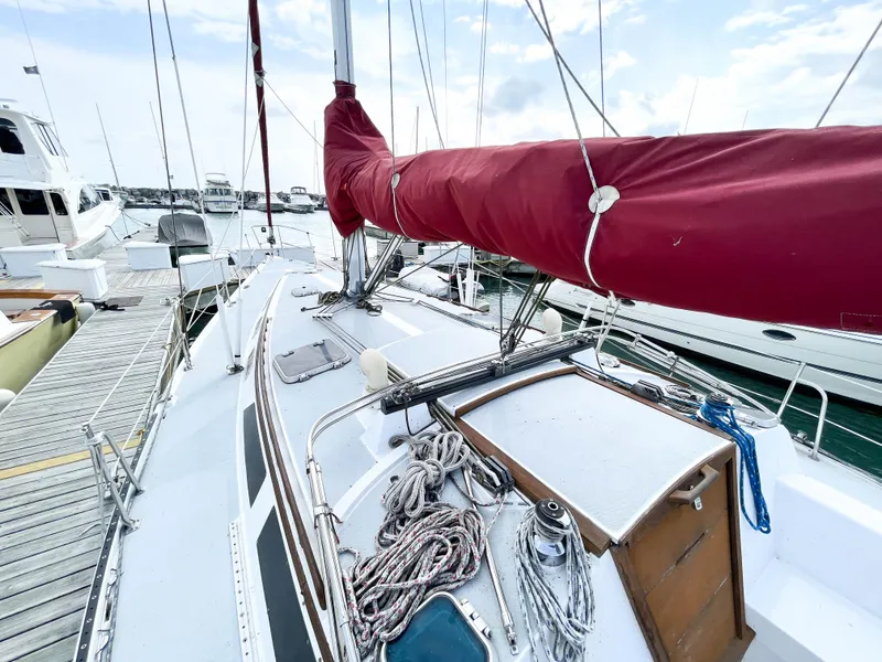 Slide: The Image of Catalina 42 1989 - 11