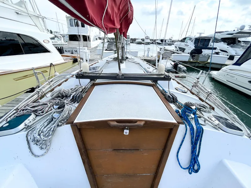 Slide: The Image of Catalina 42 1989 - 30