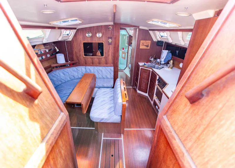 Slide: The Image of Catalina 42 1989 - 31