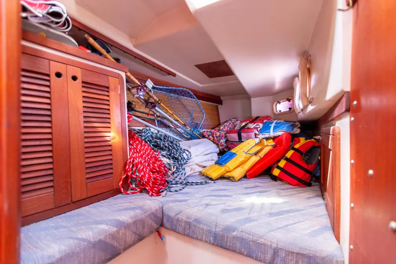 Slide: The Image of Catalina 42 1989 - 35