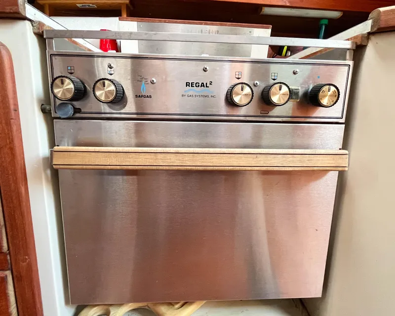 Slide: The Image of Catalina 42 1989 - 43