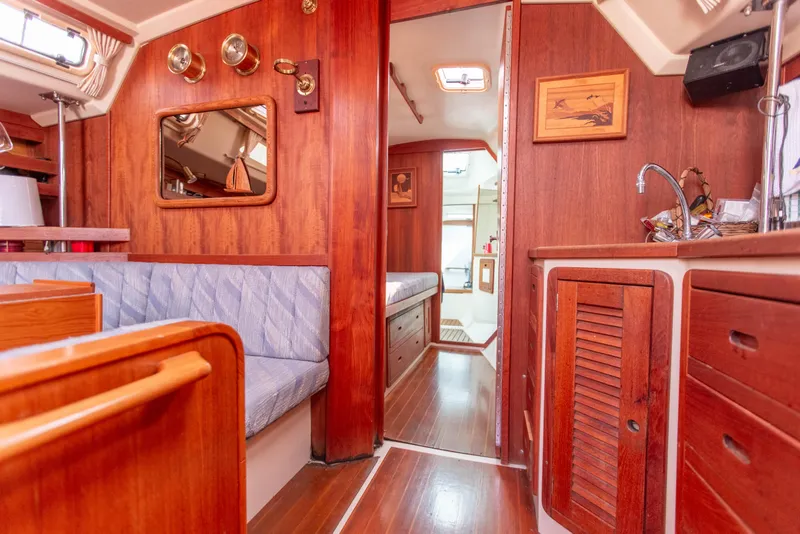 Slide: The Image of Catalina 42 1989 - 44