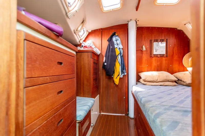 Slide: The Image of Catalina 42 1989 - 60