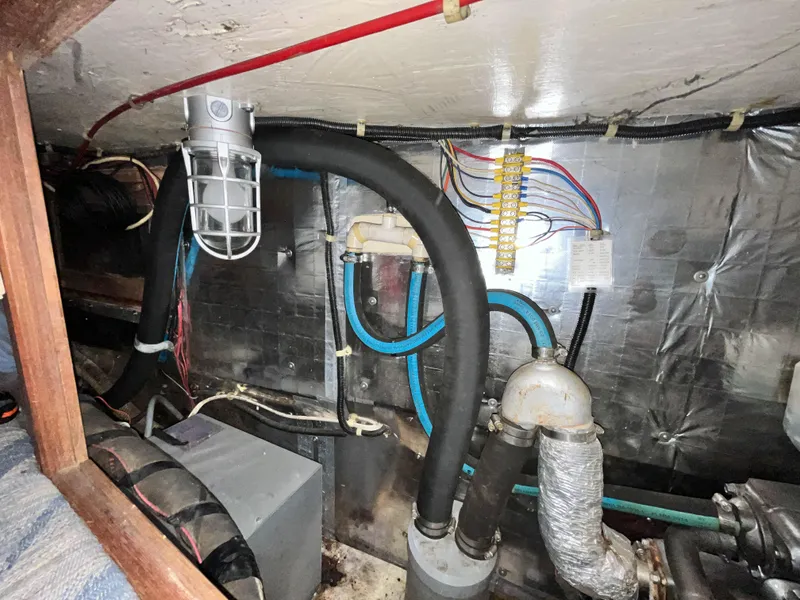 Slide: The Image of Catalina 42 1989 - 64