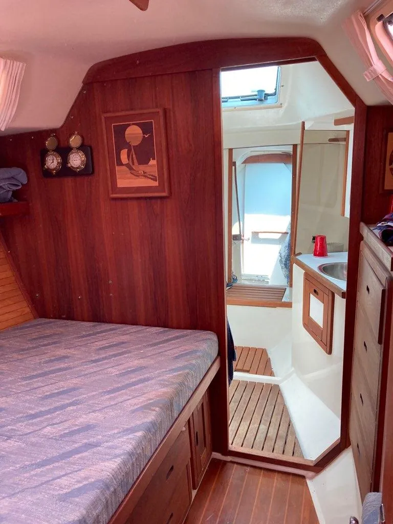 Slide: The Image of Catalina 42 1989 - 83