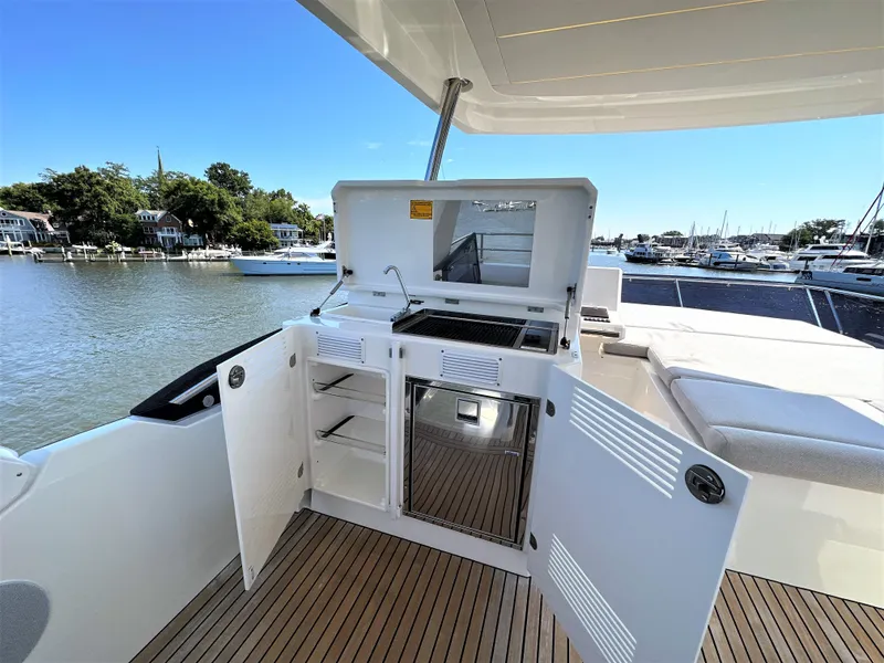 Slide: The Image of 2022 Prestige Yachts 590 Fly - 23