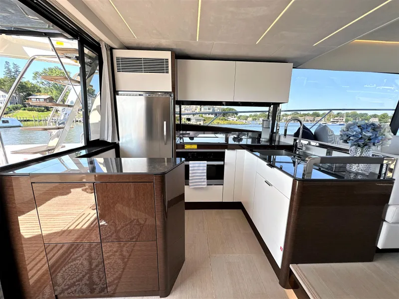 Slide: The Image of 2022 Prestige Yachts 590 Fly - 35