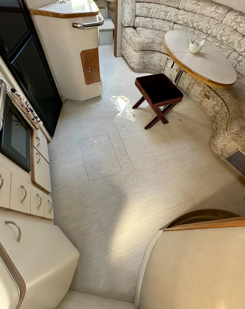Slide: The Image of Sea Ray 420 Express Cruiser 1991 - 13