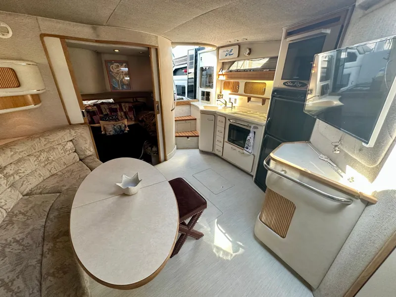 Slide: The Image of Sea Ray 420 Express Cruiser 1991 - 14