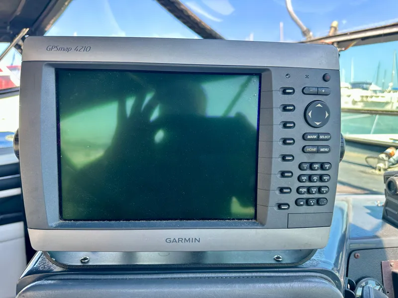 Slide: The Image of Sea Ray 420 Express Cruiser 1991 - 25