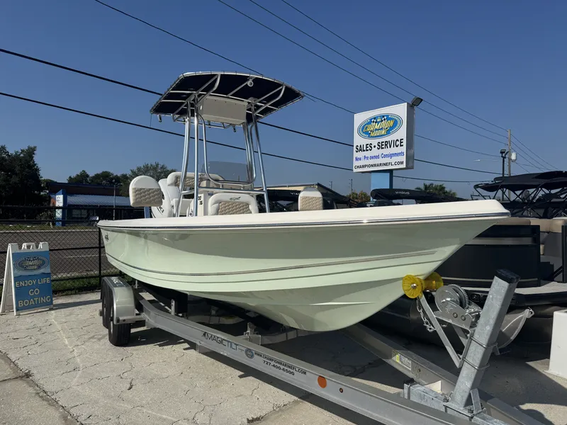 The Image of Bulls Bay 2200 XS 2027 - 0