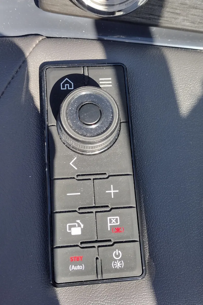 Slide: The Image of Formula 240 Bowrider 2024 - 51