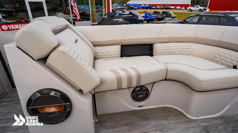 Slide: The Image of Crest Continental 250 SLS 2023 - 4