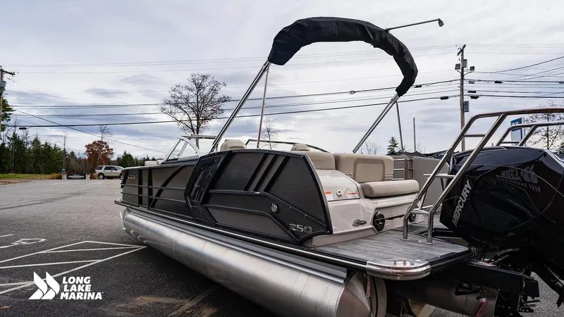 Slide: The Image of Crest Continental 250 SLS 2023 - 9