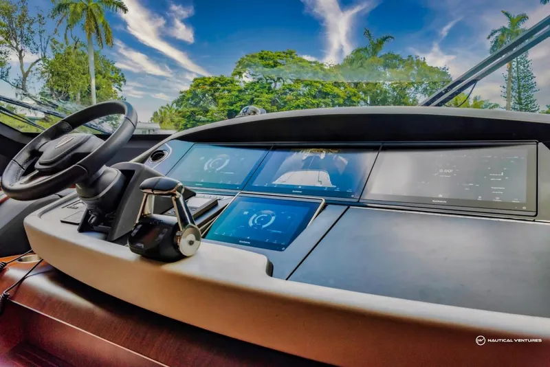 Slide: The Image of Fairline Phantom 65 2023 - 173