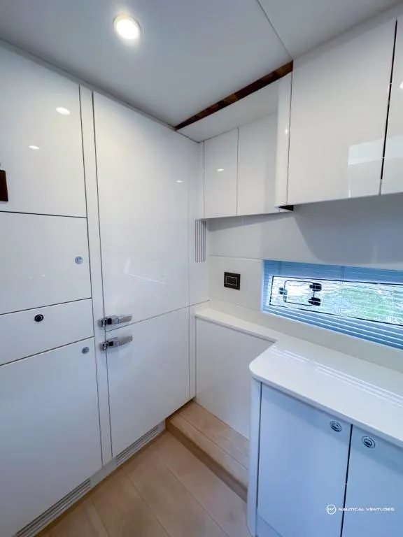 Slide: The Image of Fairline Phantom 65 2023 - 50