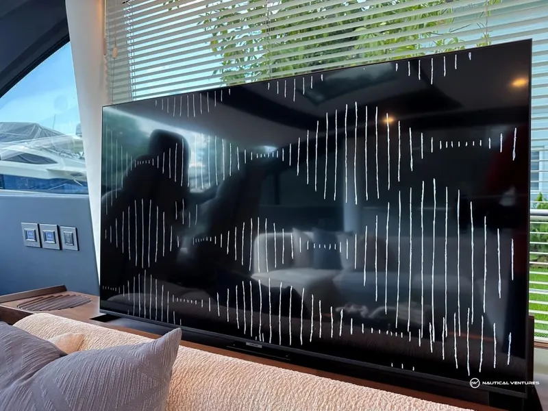 Slide: The Image of Fairline Phantom 65 2023 - 74