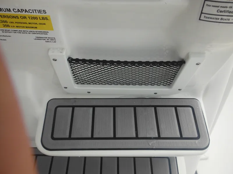 Slide: The Image of Tidewater 220 LXF 2024 - 50