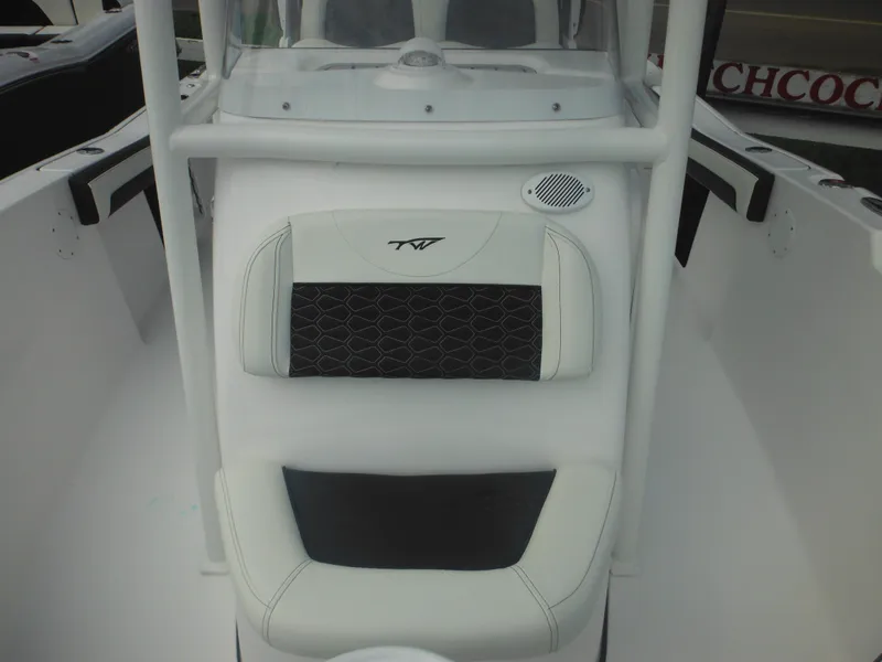 Slide: The Image of Tidewater 220 LXF 2024 - 61