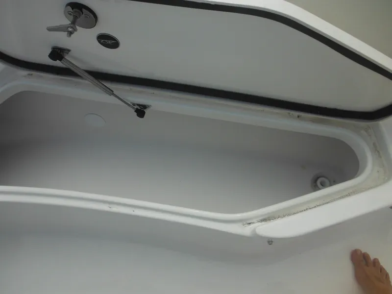 Slide: The Image of Tidewater 220 LXF 2024 - 64