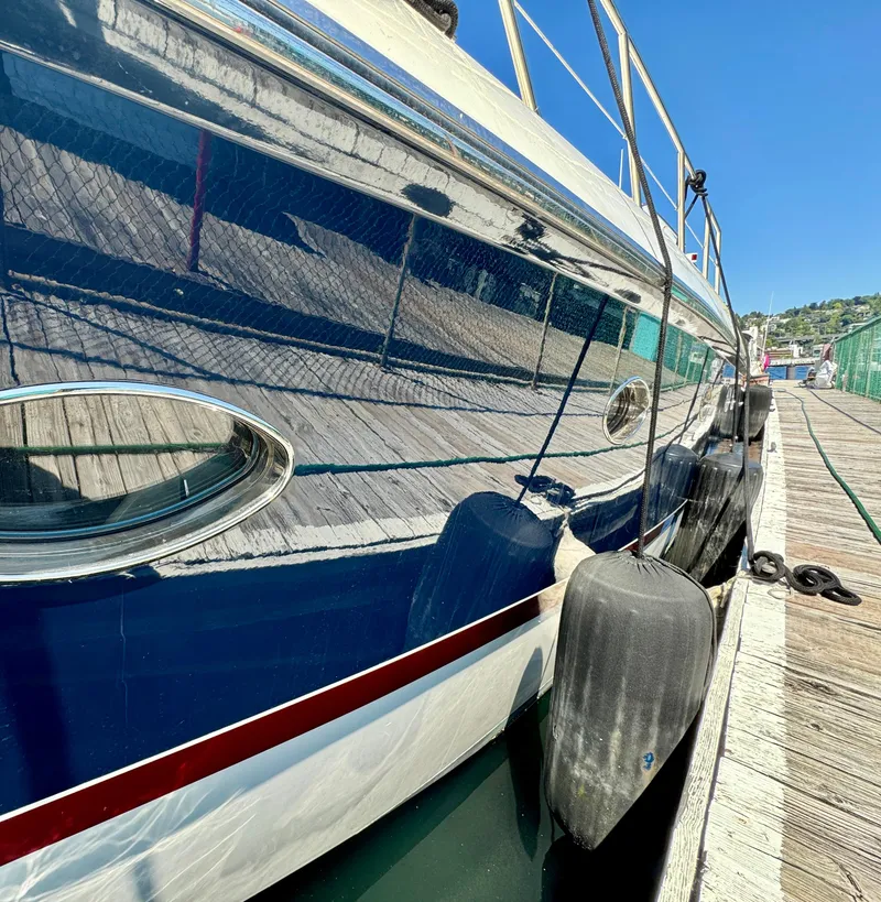 Slide: The Image of Bow of 1998 Sunseeker Predator 63 yacht with anchor and winch system. - 5