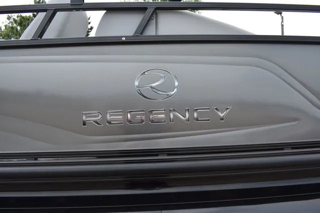 Slide: The Image of Regency 250 DL3 2024 - 10