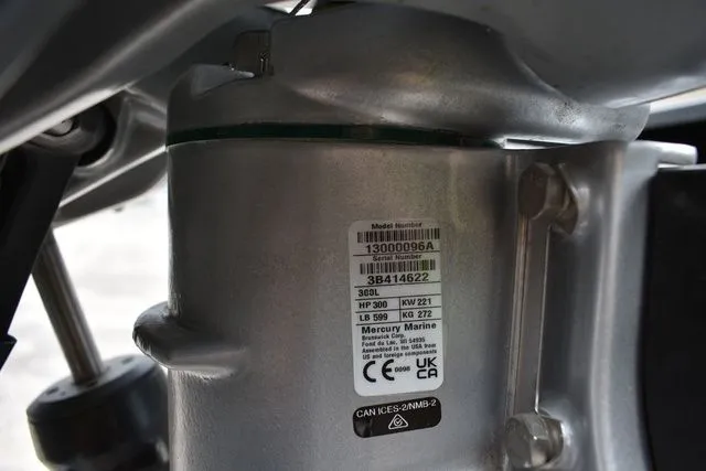 Slide: The Image of Regency 250 DL3 2024 - 12