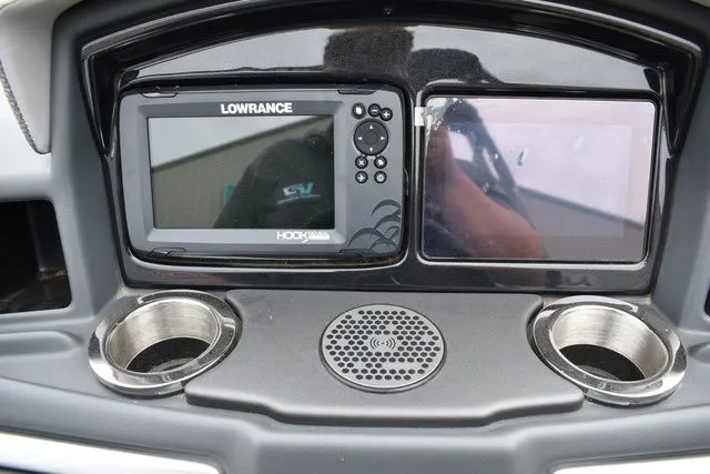 Slide: The Image of Regency 250 DL3 2024 - 36