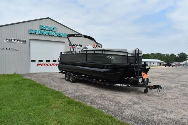 Slide: The Image of Regency 250 DL3 2024 - 7