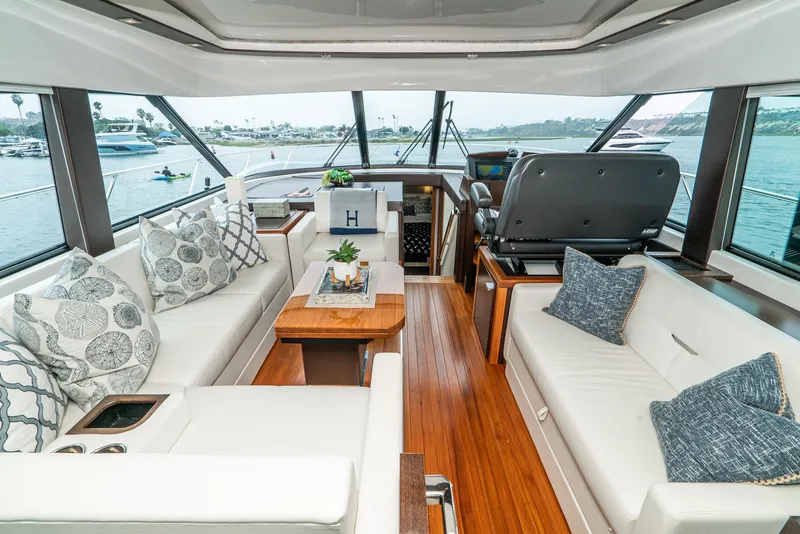 Slide: The Image of Interior of 2017 Tiara Yachts C53 Coupe with luxurious design. - 10