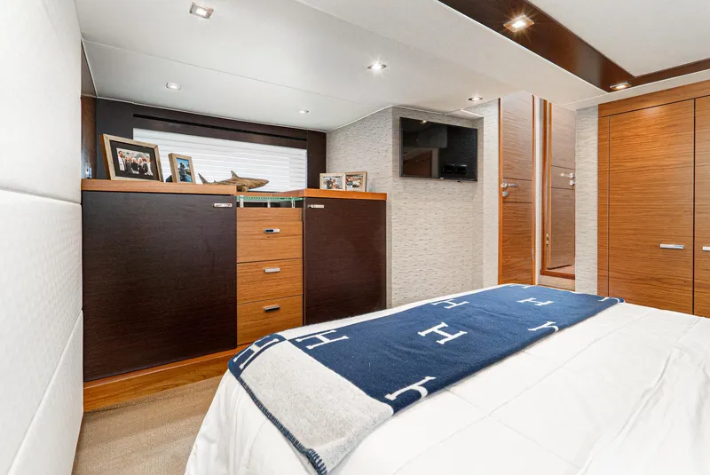 Slide: The Image of Luxurious bedroom in Tiara Yachts C53 Coupe 2017. - 25