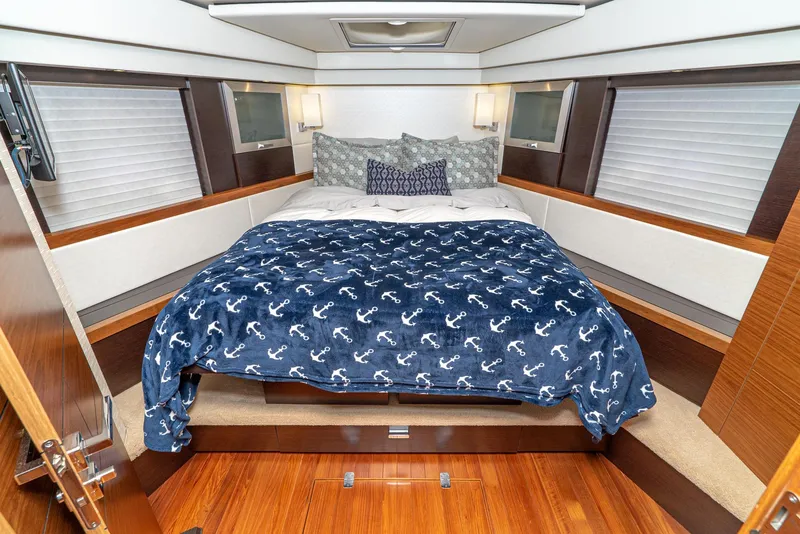 Slide: The Image of Luxurious bedroom in Tiara Yachts C53 Coupe 2017. - 29
