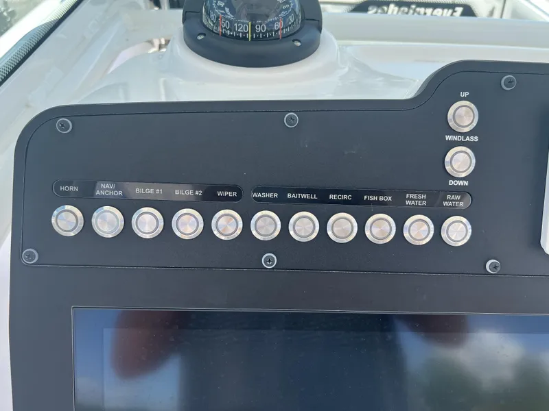 Slide: The Image of Everglades 273 Center Console 2023 - 13