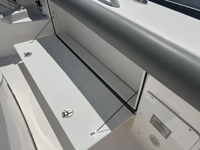 Slide: The Image of Everglades 273 Center Console 2023 - 14