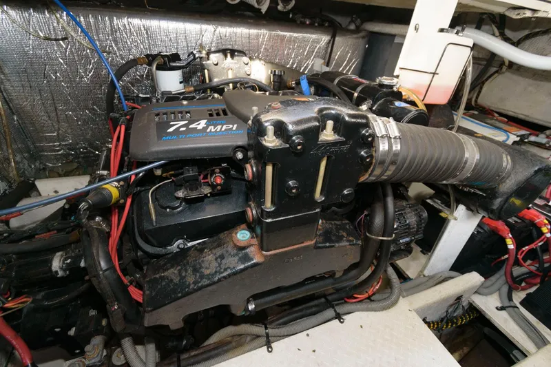 Slide: The Image of Engine compartment of a 2000 Cruisers Yachts 3672 Express with 7.4 MPI engine. - 20