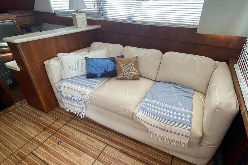 Slide: The Image of 1987 35 Viking Sportfish - Salon - 5