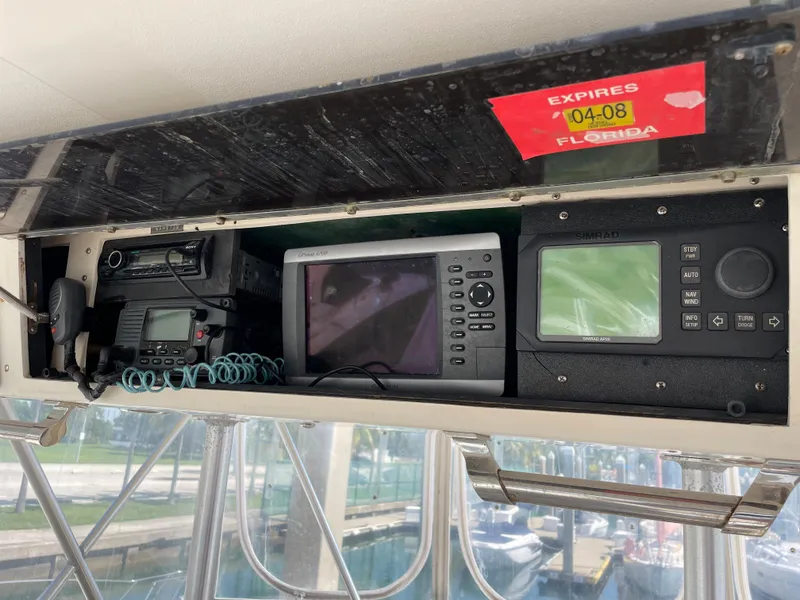 Slide: The Image of 1987 35 Viking Sportfish - Electronics - 9