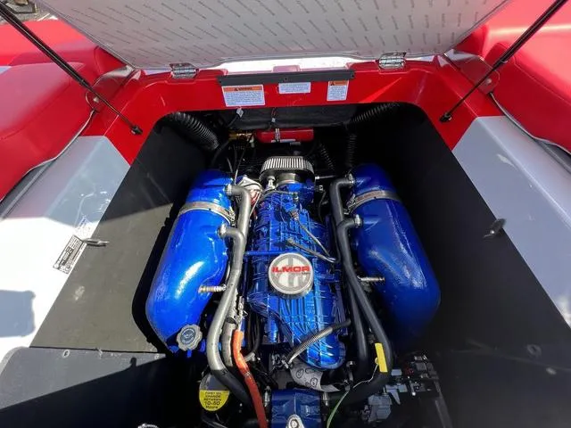 Slide: The Image of MasterCraft XT24 2024 - 19