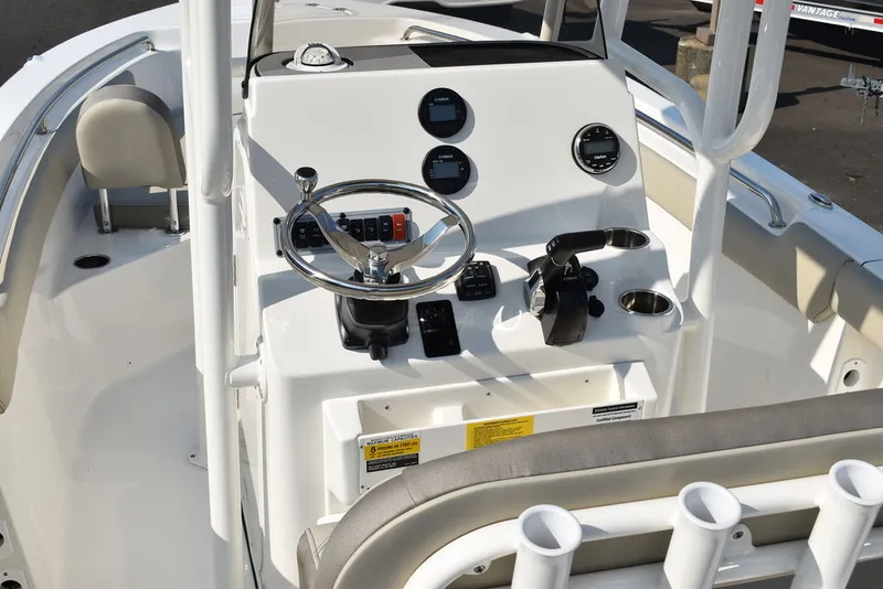 Slide: The Image of Key West Boats 203 FS 2024 - 23