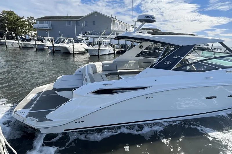 Slide: The Image of Sea Ray 320 Sundancer 2024 - 13