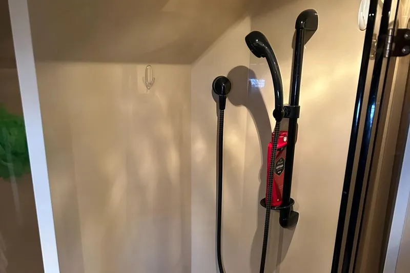 Slide: The Image of Cruisers Yachts 3870 Express 2000 - 70