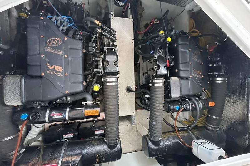 Slide: The Image of Cruisers Yachts 3870 Express 2000 - 86