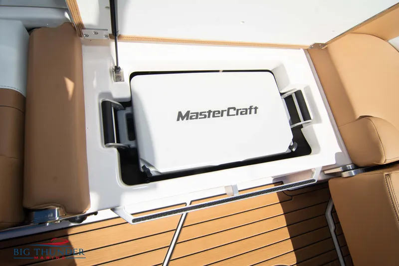 Slide: The Image of MasterCraft X24 2023 - 59