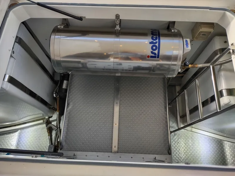 Slide: The Image of Fairline 66 1997 - 74